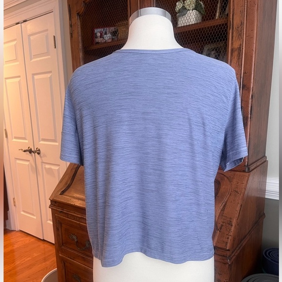 Old Navy V Neck Front Tie Athletic Top - Picture 4 of 4